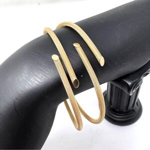 14K yellow gold hinged, bypass bracelets, set of 2, made in Italy, NWOT, 8.5g